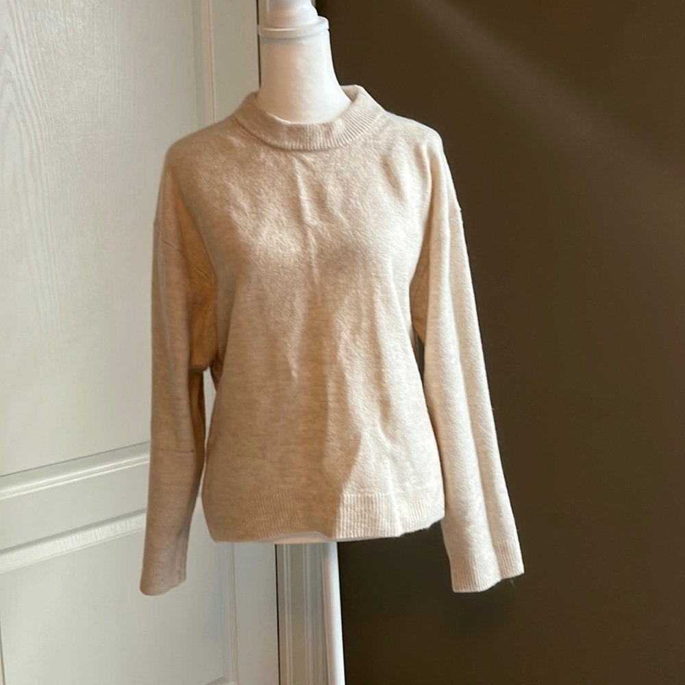 H&M Crewneck Beige Sweater Size Small